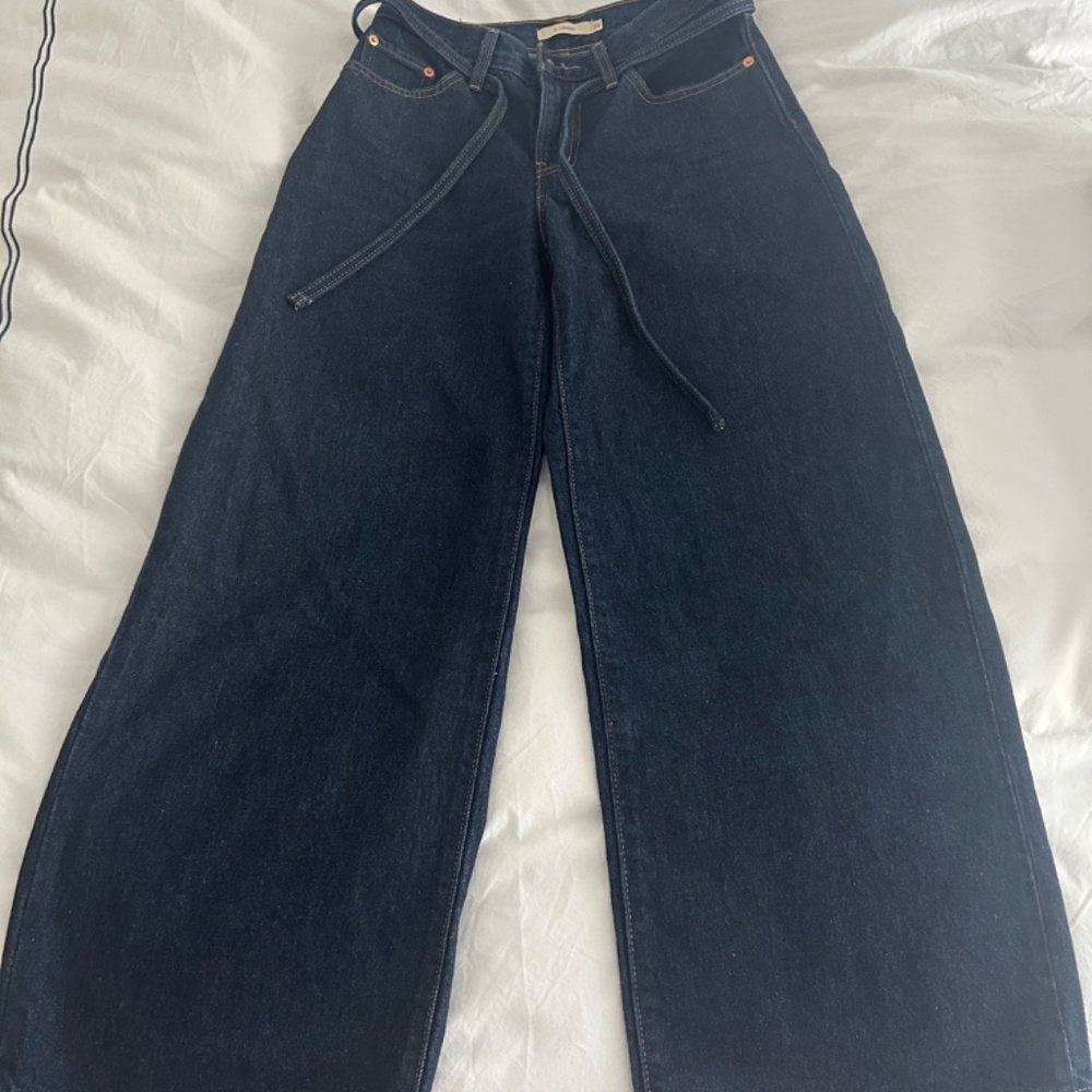 Levi's XL Straight Denim Size 24